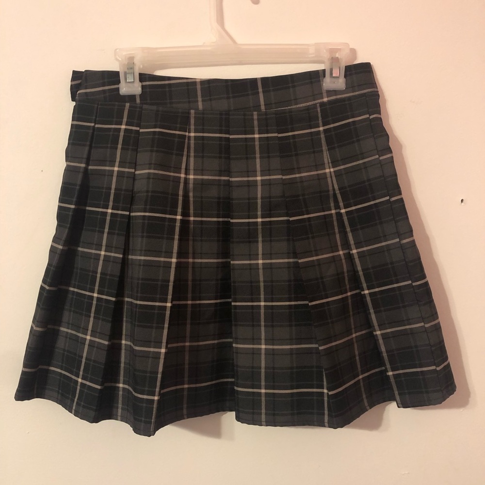 A mini skirt, no stains, Size L